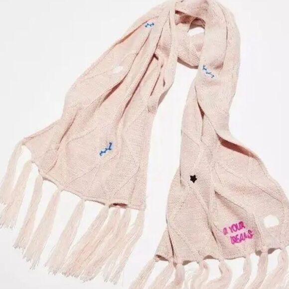 NWOT Urban Outfitters Bella Embroidered In Your Dreams Scarf pale pink - Picture 1 of 6
